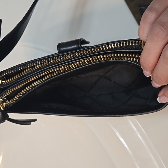 MICHAEL KORS MK Crossbody Black Bag Purse - Picture 6 of 6